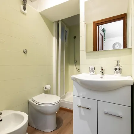 15 Min Centro E Stazione Ferroviaria * Génova